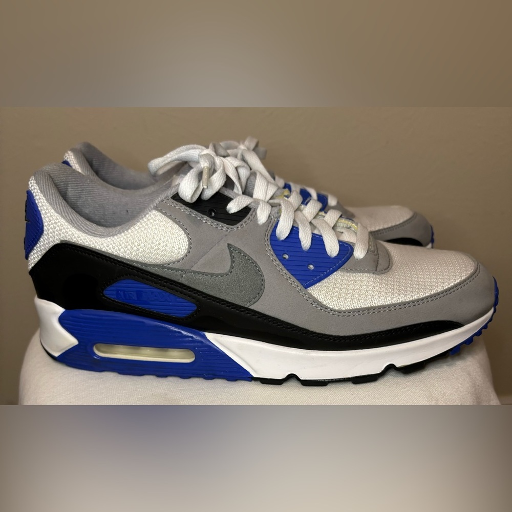 Nike Air Max slightly worn